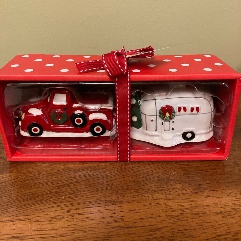NEW BLUE SKY CHRISTMAS RED TRUCK AND  CAMPER SALT & PEPPER SHAKERS